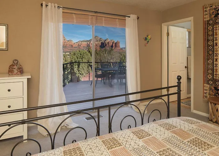 Holiday home Amazing Views In The Heart Of West For Family *